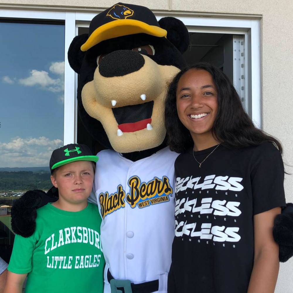 Meet your Posher, Kolie